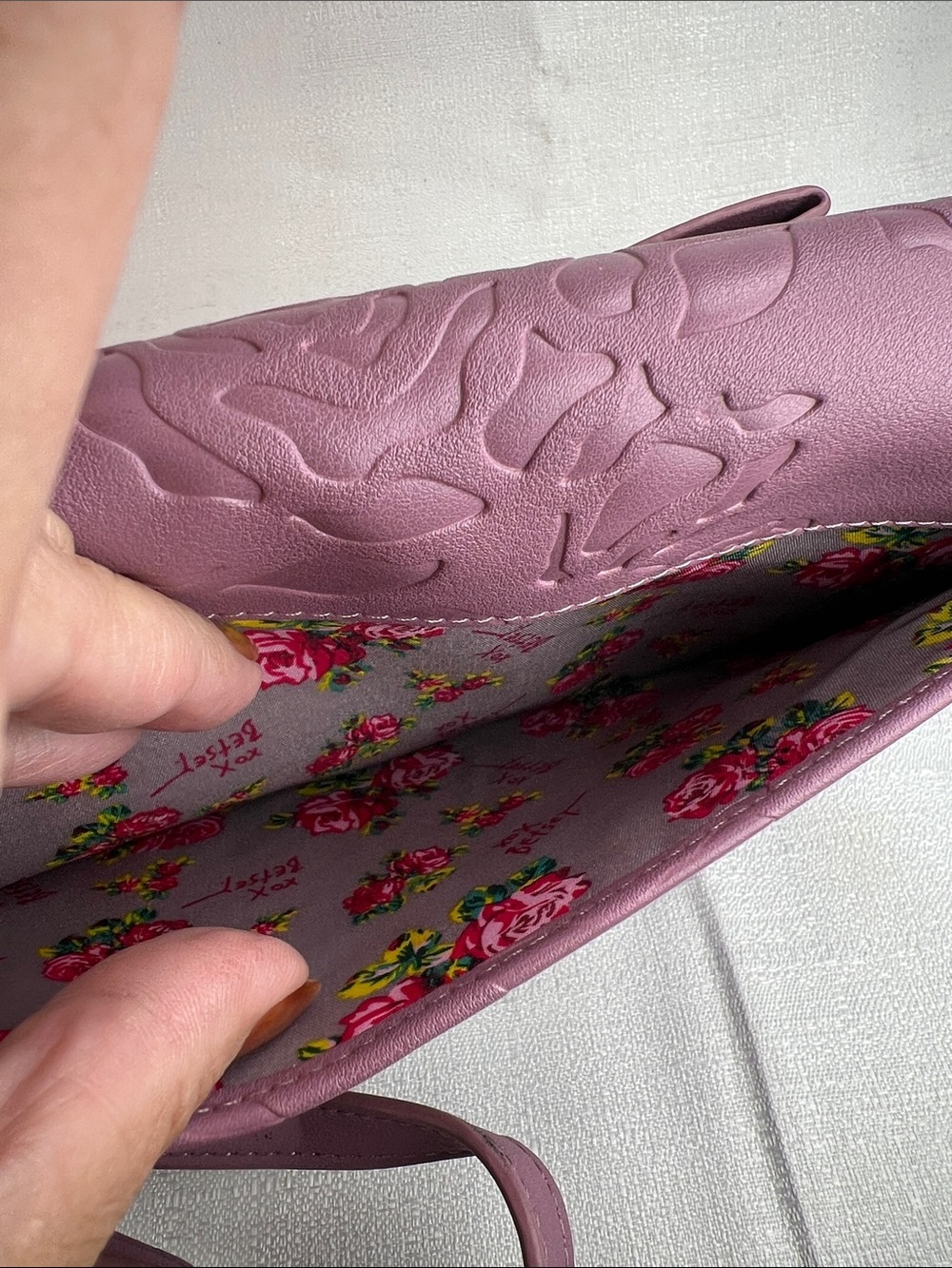 Betsy Johnson, lavender Crossbody - Picture 4 of 7
